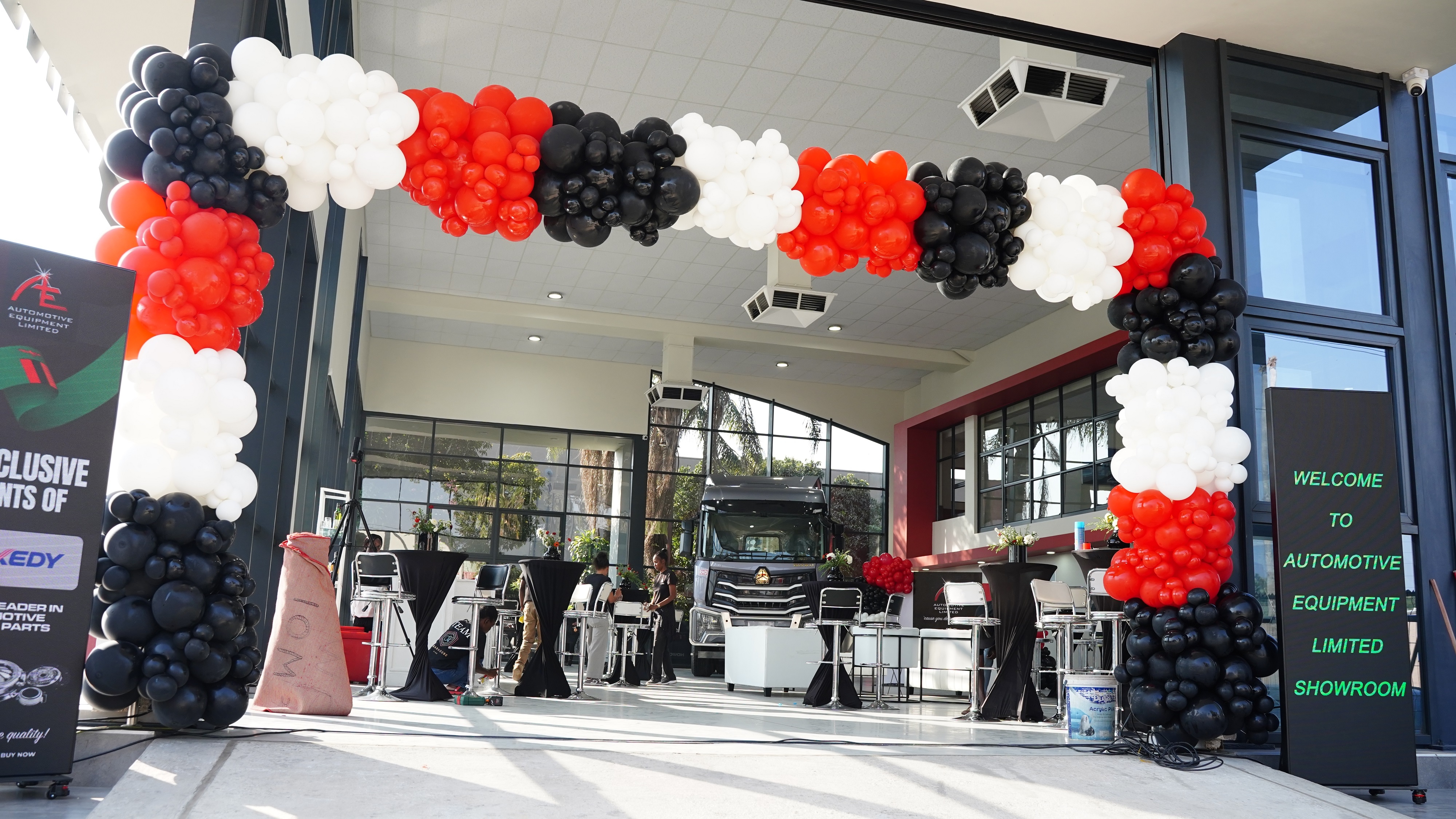 中國重汽在贊比亞舉辦新店開業及HOWO-MAX新品推介活動